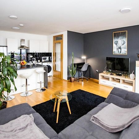 Hermes Apartment & 2 Free Garage Secured Parkings Laibach Exterior foto
