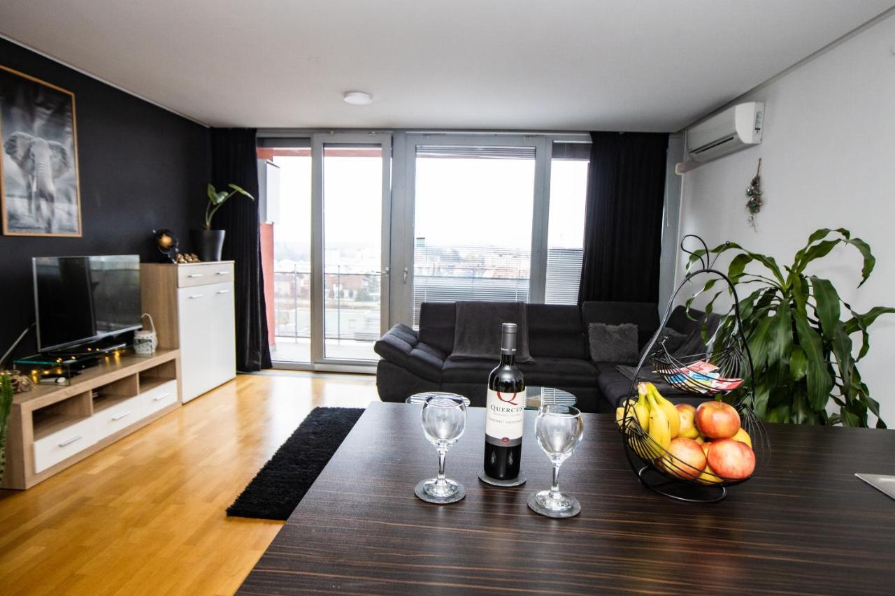 Hermes Apartment & 2 Free Garage Secured Parkings Laibach Exterior foto