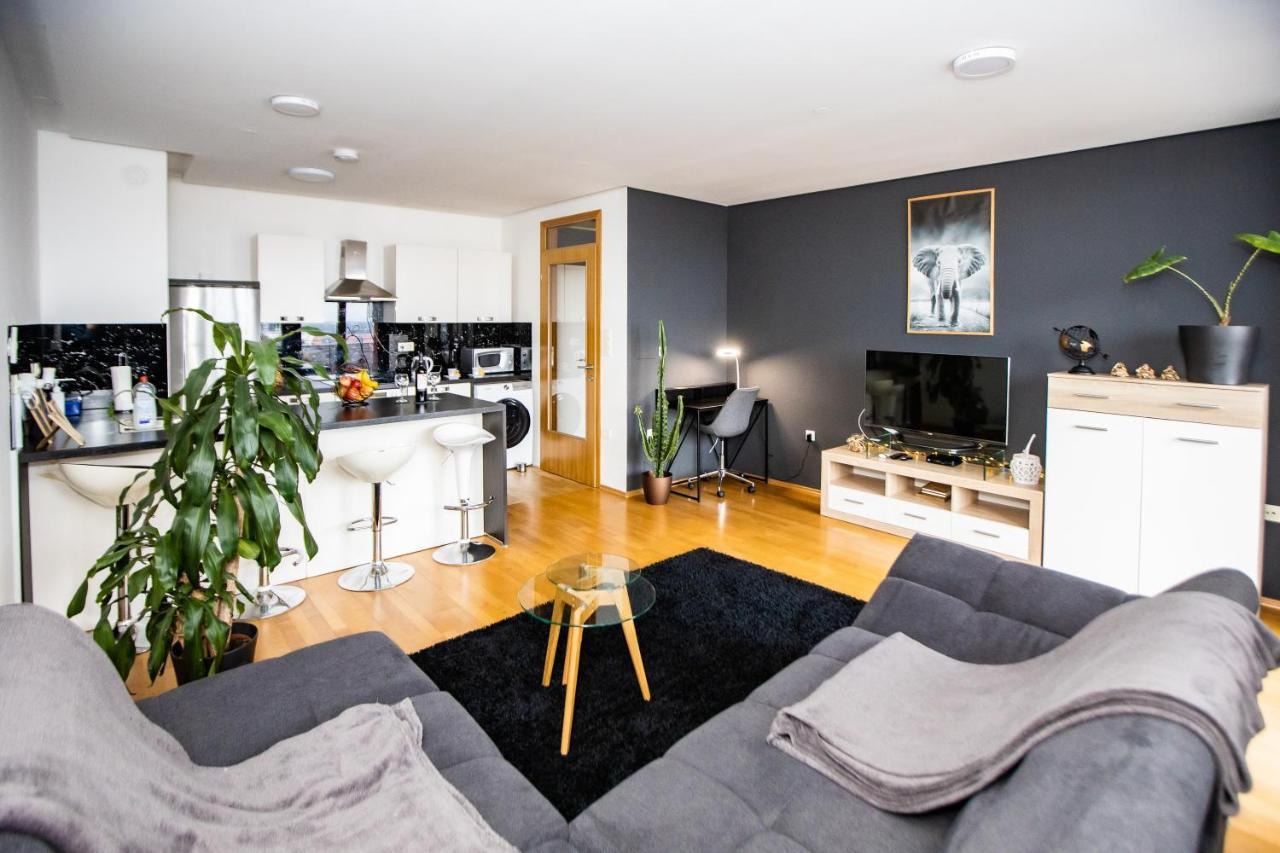 Hermes Apartment & 2 Free Garage Secured Parkings Laibach Exterior foto
