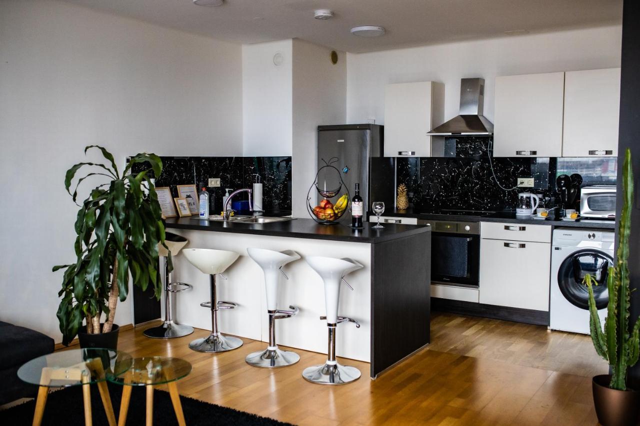 Hermes Apartment & 2 Free Garage Secured Parkings Laibach Exterior foto