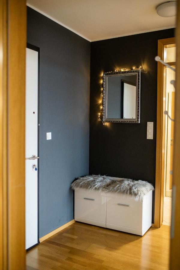 Hermes Apartment & 2 Free Garage Secured Parkings Laibach Exterior foto